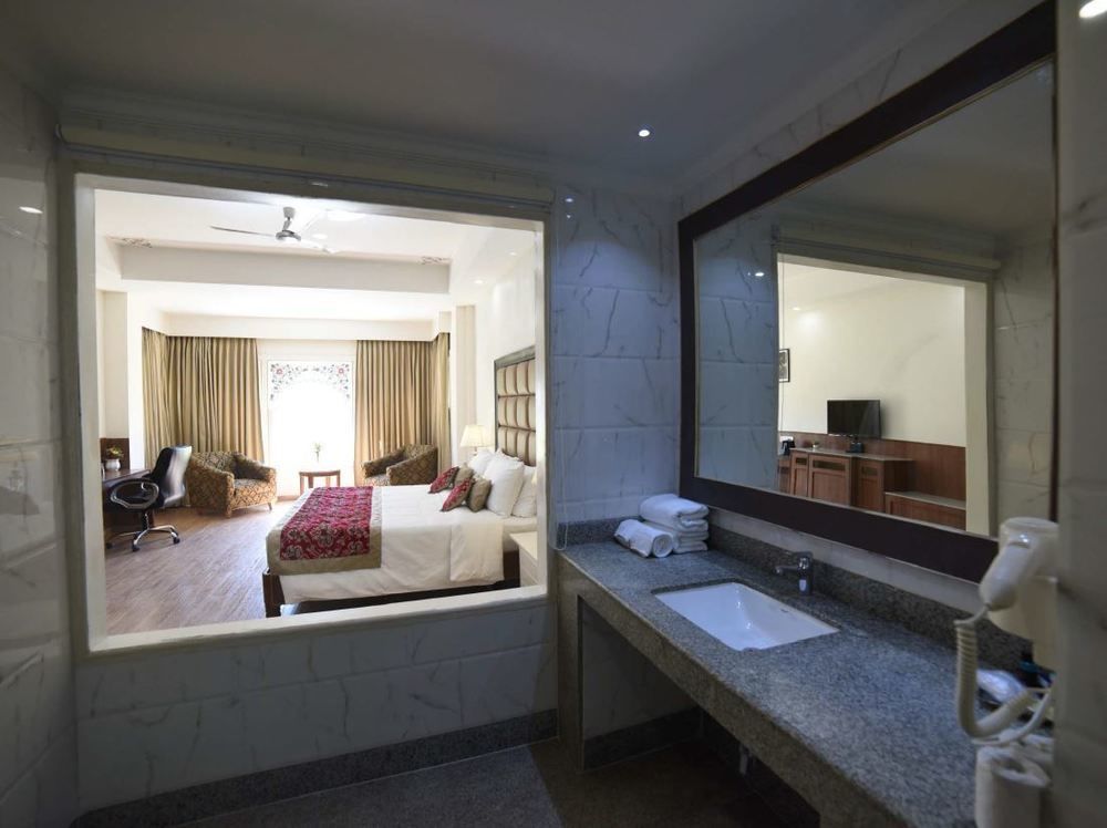 The Castle Mewar Hotel Rama ภายนอก รูปภาพ